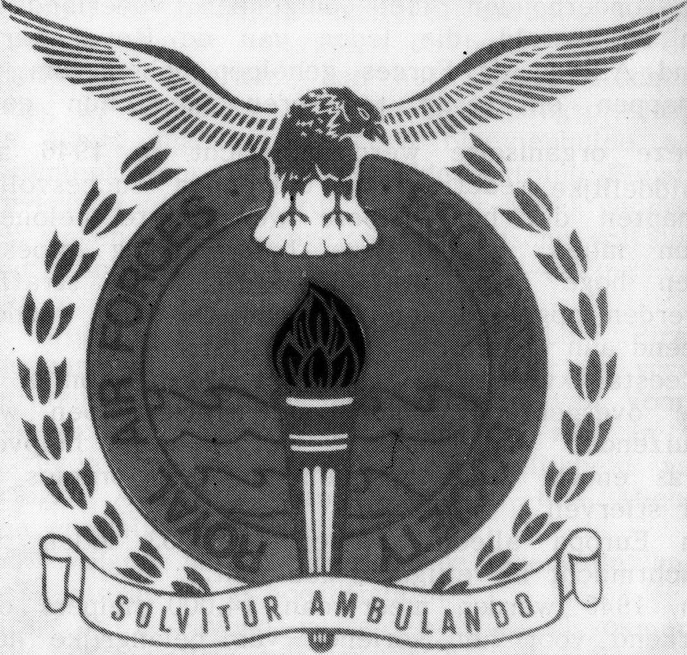 Het embleem van de R.A.F. Escaping Society: «Solvitur ambulando».