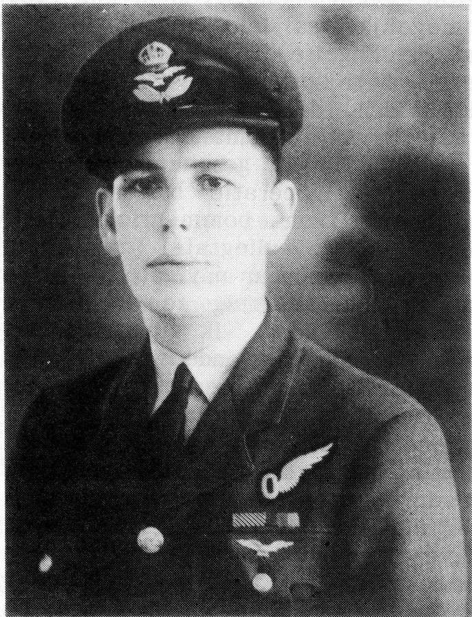 Frederick Thomas Williams, bommenrichter en tweede navigator.
