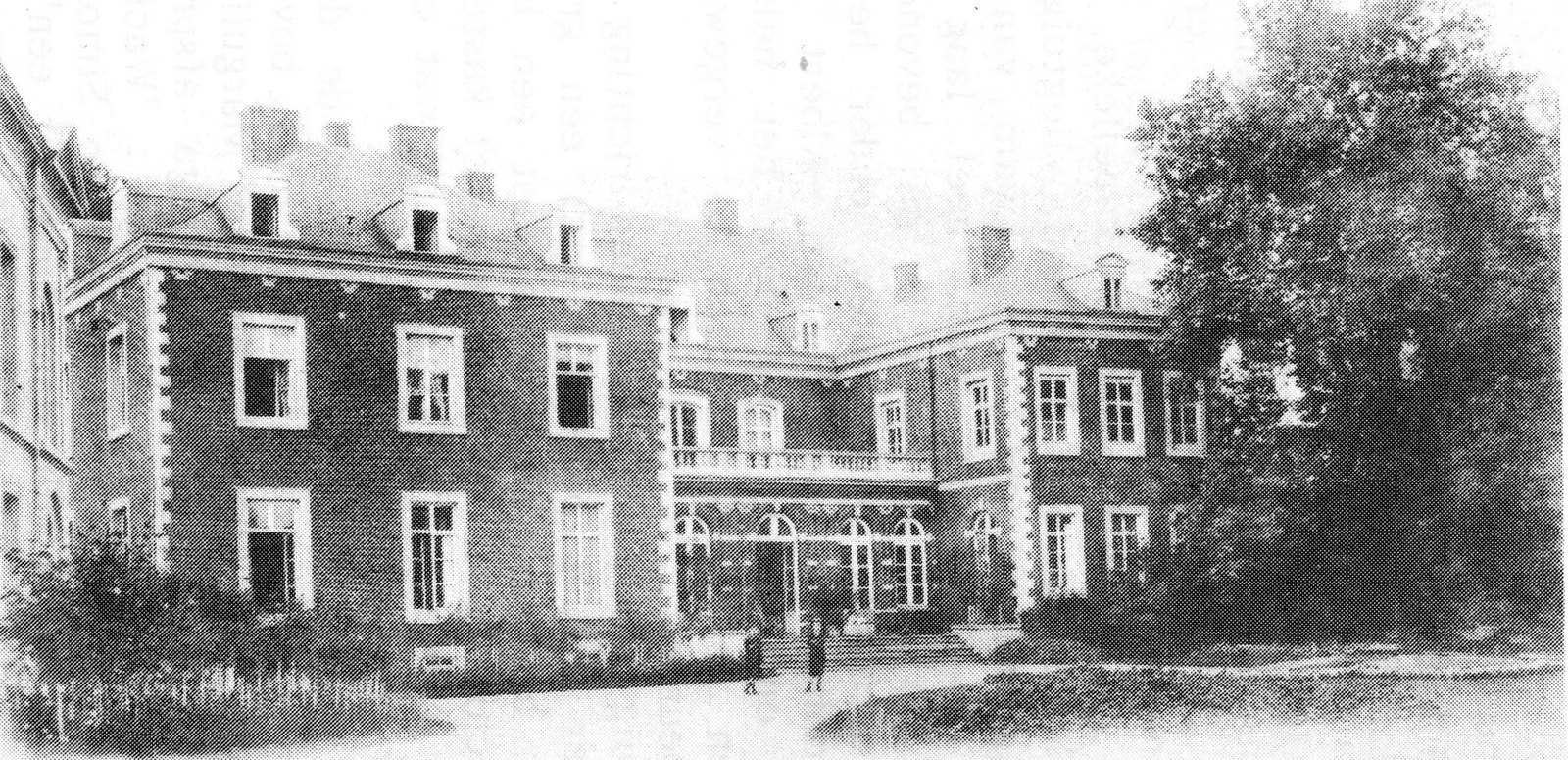 Het kasteel gezien vanuit het park, voor de oorlog.