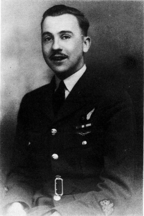 Flight-Sergeant Jack Sansam bij het 97ste Squadron.