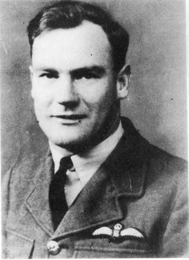 Pilot-Officer Albert Andrew Johnson, die die nacht de zieke Jones verving.
